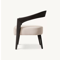 Fauteuil en bois massif de style nordique moderne, dossier incurvé, rembourrage crème, confortable et moelleux, fauteuil d'appoint pour salon, décoration de salon