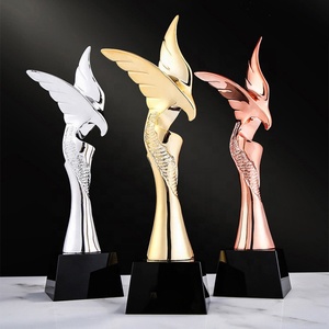 Souvenir Cadeaux Cristal Trophée Or Argent Cuivre Aigle Propagation Ailes Résine Événement Prix Trophée - Product Image 1