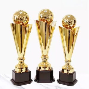 Trofeo in Metallo Dorato con Sfera in Cima (Calcio/Pallacanestro/Pallavolo), Coppa Premio per Campionati Sportivi, Trofeo Personalizzabile per Leghe - Product Image 2
