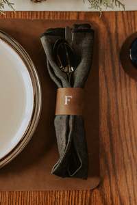 <span class=keywords><strong>Personnalisé</strong></span> En Cuir Restaurant Décoration <span class=keywords><strong>De</strong></span> <span class=keywords><strong>Table</strong></span> <span class=keywords><strong>De</strong></span> Mariage Anneaux <span class=keywords><strong>de</strong></span> <span class=keywords><strong>Serviette</strong></span> - Product Image 3