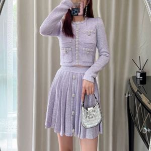 Ensemble 2 pièces Bettergirl Automne-Hiver 2025 : Manteau court en maille perlée violette et jupe plissée (Vente du manteau uniquement) - Product Image 2