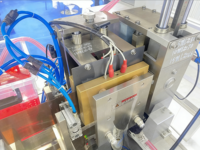 Machine de remplissage et de scellage d'ampoules en plastique BFS, machine de conditionnement de liquides en ampoules en plastique