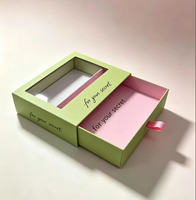 Boîte cadeau en papier recyclable pour perruques, sous-vêtements, chaussettes, accessoires de mode, emballage cosmétique avec autocollant et insert en papier PVC