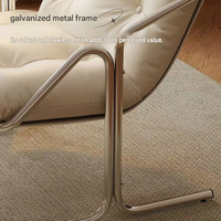 Chaise longue inclinable capitonnée moderne avec repose-pieds, structure en acier inoxydable, tissu en velours givré, écologique, haute qualité