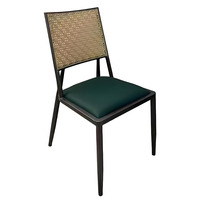 Chaise de salle à manger traditionnelle avec dossier en rotin tressé, assise rembourrée en cuir PU, structure en métal, mobilier antique pour hôtel et maison