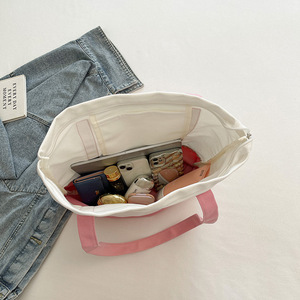 Sac fourre-tout en <span class=keywords><strong>toile</strong></span> tendance avec empiècements, design color block, artisanat cousu main pour femme, à porter en bandoulière ou à l'épaule - Product Image 2