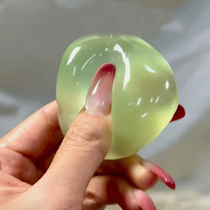 NOUVEAU Jouet anti-stress en jade vert brillant de 6 cm, en forme de boule, pour enfants et adultes, soulagement de la fatigue, jouets à presser, vente en gros - Product Image 3