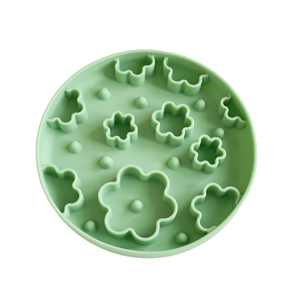 New Model Hot Selling Silicone Flower Shape Equipped with Suction Cups to Prevent Slipping Pet Dog <b>Cat</b> Slow <b>Feeder</b> Licking Plate - Product Image 2