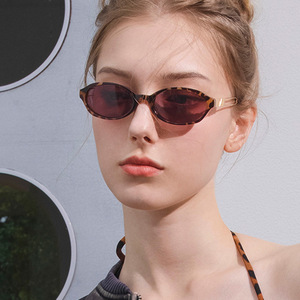 แว่นกันแดด Kedun Oval Small Full Frame UV400 รุ่นใหม่ปี 2025 สไตล์ยุโรปอเมริกันย้อนยุคสำหรับผู้หญิง ยอดนิยมในอินสตาแกรมและอินเทอร์เน็ต - Product Image 4