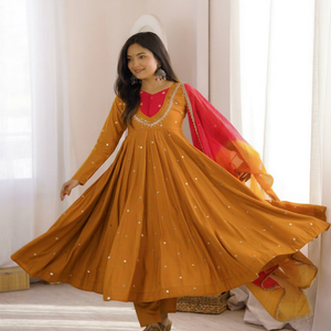 Ensemble Anarkali en soie romaine jaune moutarde pour femme, longueur ras du sol, avec dupatta rose et broderies dorées, orné de miroirs véritables, style indien pakistanais - Product Image 1