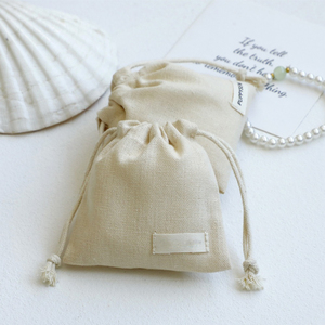 Sac en coton avec cordon de serrage et logo personnalisé, emballage cadeau pour bagues, boucles d'oreilles, colliers, pochette à bijoux - Product Image 1