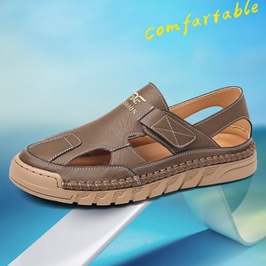 รองเท้าแตะลำลองแบบสวมสำหรับผู้ชาย พื้นนุ่ม ระบายอากาศได้ดี แบบเจาะรู ติดแถบเวลโคร พื้นรองเท้า EVA ส้นเตี้ย - Product Image 3