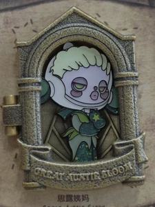 Skullpanda authentique la <span class=keywords><strong>famille</strong></span> Addams boîte aveugle insigne broche insigne mignon tendance ornements décoratifs autour. - Product Image 5