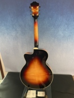 Guitare Jazz sculptée à la main, table en érable, corps en érable, personnalisable, guitare électrique, touche en ébène, archtop, performance professionnelle