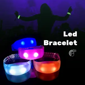 Vip Led-Leucht-Armbänder, die sich mit der Musik bewegen, einstellbare Led-Blitz-Armbänder, Led-Licht-Fernbedienung, Led-Armband