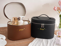 Boîte à maquillage personnalisée avec logo laser, en cuir PU, avec séparateur amovible, sac cosmétique rond, organiseur de toilette de voyage, sac à main pour femmes