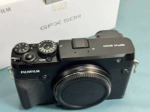 Appareil photo reflex numérique moyen format <span class=keywords><strong>Fuji</strong></span> <span class=keywords><strong>GFX</strong></span> 50R d'occasion, capteur CMOS, vidéo Full HD, écran 2 "-3", option économique, compatibilité carte SD - Product Image 3