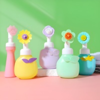 Populaire personnalisé mignon 180/350ml HDPE bébé douche visage mousse savon pompe bouteille de nettoyage avec brosse en Silicone
