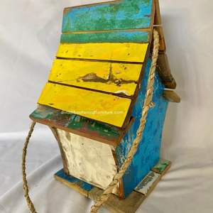 Nichoirs pour oiseaux en bois de bateau recyclé, aux couleurs naturelles vieillies, pour vos petits oiseaux et animaux de compagnie. - Product Image 4