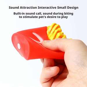 Mainan Kunyah Anjing Vinyl Kecil Desain Kentang Goreng Berbunyi Menggemaskan untuk Latihan Bermain Harian di Dalam dan Luar Ruangan - Product Image 4