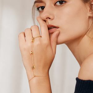 Pulsera de Acero Inoxidable con Hebilla de Nariz de Cerdo, Chapada en Oro de 18k, Diseño Minimalista, Resistente al Agua, Cadena Trasera - Product Image 1