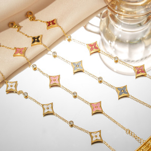 Bracelets de créateur de luxe célèbres en or 18 carats, argent et acier inoxydable, avec chaîne à maillons mini multicouches et breloques cinq fleurs, papillon, trèfle - Product Image 5