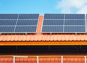 Módulo Fotovoltaico Solar Hi-MO X10 de Media Celda, Totalmente Negro, 485W, 24% de Eficiencia, Marco de Aleación de Aluminio Anodizado, LR7-54HVBB-485M - Product Image 2