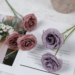 Rosas de Seda Texturizadas de Tres Cabezas, Flores Artificiales para Decoración del Hogar, Bodas, Pasillos, Sala de Estar, Entrada, Decoración Floral - Product Image 1
