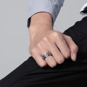 Anillos de Hombre Chapados en Oro de 14k y 18k, Duraderos y de Estilo Vintage, Anillo Giratorio con Símbolo Egipcio Antiguo, Anillo de Acero Inoxidable para Hombre - Product Image 3