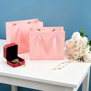 Sacs en papier biodégradables de luxe personnalisés avec ruban laminé pour mini-produits, boîtes à bijoux, emballages, cadeaux et artisanat en gros - Product Image 3