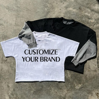 Sweat-shirt court à col rond noir délavé vintage personnalisable avec ourlet brut et t-shirt superposé à manches longues