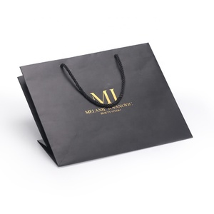 Sacs cadeaux personnalisés <span class=keywords><strong>noir</strong></span> mat avec logo imprimé en feuille d'or, sacs d'emballage en papier pour occasions de luxe, beauté <span class=keywords><strong>et</strong></span> cadeaux haut de gamme - Product Image 2