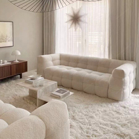 Modernes, Schlichtes Dreisitzer-Sofa aus Lammfell mit Knopfheftung, Modulares Cloud-Sofa aus SPARKLE-Stoff für Wohnzimmer, Hotels und Villen