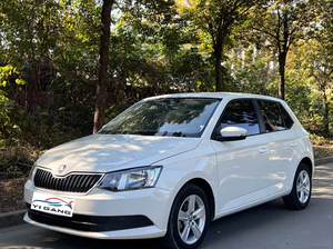 AUTHENTIQUE Skoda Fabia d'<span class=keywords><strong>occasion</strong></span>, conduite à gauche, Euro VI, prête à l'exportation, faible kilométrage, bon marché, haute qualité - Product Image 2