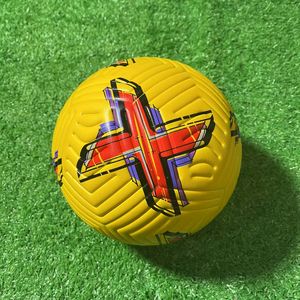 Balón de fútbol PU de bajo costo y alta calidad No. 5 logotipos personalizados para entrenamiento de fútbol - Product Image 4