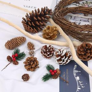 Guirlande de Noël en cône de pin naturel, accessoire de fleurs séchées dorées pour la décoration d'arbre de Noël en DIY, décorations de Noël faites à la main - Product Image 4