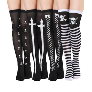 Bas blancs au-dessus du genou avec imprimé croix noire, accessoire de costume pour femme, tenue de fête d'Halloween - Product Image 5