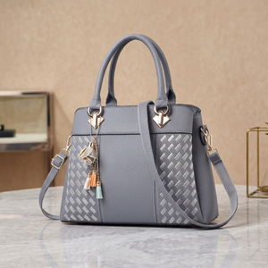 Cartera de Mano de Cuero Genuino para Mujer, Marca BS INTERNATIONAL, Hecha a Mano, Ecológica, Impermeable, con Bordado de Estampados Animales y Cierre de Cremallera, de Alta Calidad - Product Image 3