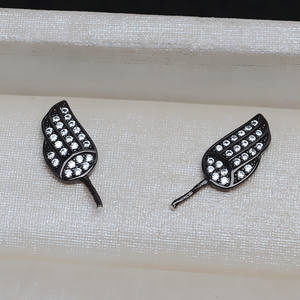 Accesorios de Plata S925 con Diseño de Diablillo y Alas Grandes, Estilo Barroco, Versátil, Bandeja Hueca con Perla Alienígena, Aleación Chapada en Oro 4066, Empacado en Bolsa - Product Image 2