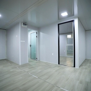 ZYBOX Maison conteneur extensible duplex à 2 étages de 40 pieds, grain de bois jaune, villa forestière modulaire préfabriquée à double étage - Product Image 2