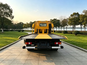 Direct usine DAYUN 4x2 Camion de dépannage léger 5 tonnes avec plateau hydraulique inclinable et remorque de <span class=keywords><strong>remorquage</strong></span> pour le sauvetage routier d'un ou deux véhicules - Product Image 5