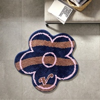 Petit tapis esthétique en forme de fleur, tufté à la machine, mini tapis de chevet, tapis décoratif en peluche douce pour la décoration de la chambre de fille