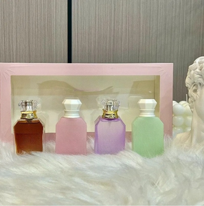 Set de Regalo de Perfumes para Mujer al por Mayor, Estilo Árabe de Dubái, 30ml*4, Eau de Parfum Líquido, Larga Duración, Aroma Floral y Frutal, Lujoso y Portátil - Product Image 3