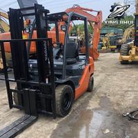 Chariot élévateur Toyota 8FD25 à faible nombre d'heures de fonctionnement, équipé d'un moteur diesel 1DZ-II, puissance stable, équipement logistique, expédition mondiale
