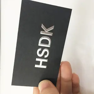 Chất Lượng Cao Tái Chế Dập Nổi Bạc Logo Đen Giấy Hangtags Swing Tags Cho Quần Áo - Product Image 1