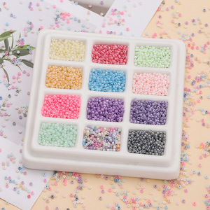 Cuentas de vidrio de 2 mm multicolor, cuentas sueltas para la fabricación de joyería DIY. - Product Image 2