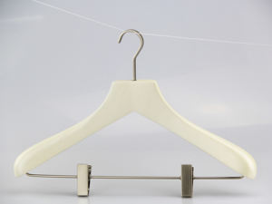 YT Custom Logo di lusso appendiabiti in legno fabbrica modelli caldi usati vestiti per negozio di abbigliamento - Product Image 5