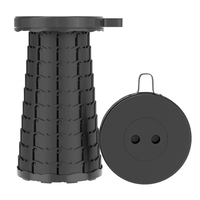 Elegante Taburete Plegable Retráctil Gris, Ideal para el Hogar, la Oficina y Uso en Exteriores, Tamaño 43.5 x 25 x 25 cm, Certificado CE, con Envío en Tres Días