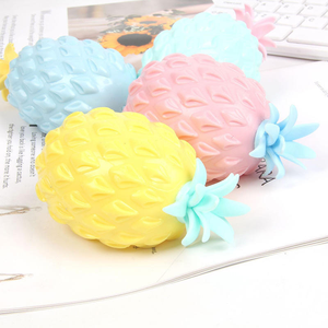 Jouet anti-stress amusant en TPR souple 2025, balle anti-stress mignonne en forme d'ananas pour enfants - Product Image 4