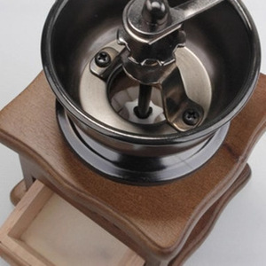 <span class=keywords><strong>เครื่อง</strong></span><span class=keywords><strong>บด</strong></span><span class=keywords><strong>กาแฟ</strong></span>แบบมือหมุน วินเทจ แกนเซรามิกขนาดเล็ก อุปกรณ์บดเมล็ด<span class=keywords><strong>กาแฟ</strong></span>แบบแมนนวล สำหรับดริป<span class=keywords><strong>กาแฟ</strong></span> ปรับแต่งโลโก้ได้ รุ่นคลาสสิค - Product Image 5